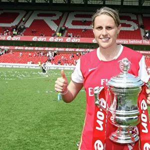 Kelly Smith (Arsenal) with the FA Cup Trophy
