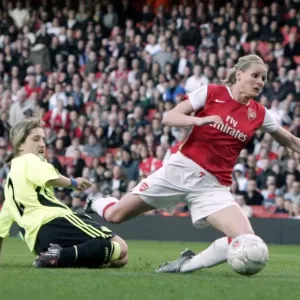Kelly Smith (Arsenal) is fouled by Emma Delves (Chelsea) for Arsenals 2nd penalty Kelly Smith (Arsenal) is fouled by Emma Delves (Chelsea) for Arsenals 2nd penalty