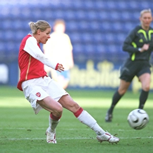 Kelly Smith (Arsenal) scores Arsenals and her 2nd goal