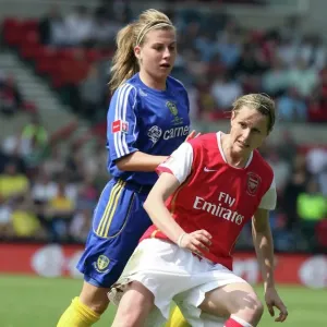 Kelly Smith (Arsenal) et Sophie Walton (Leeds) Kelly Smith (Arsenal) et Sophie Walton (Leeds)