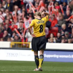 Kelly Smith celebra il suo secondo gol dell'Arsenal al quarto successo Kelly Smith celebra il suo secondo gol dell'Arsenal al quarto successo