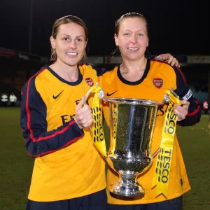 Kelly Smith and Jayne Ludlow (Arsenal) with the Trophy