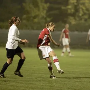 Kelly Smith scores Arsenals 2nd goal Kelly Smith scores Arsenals 2nd goal