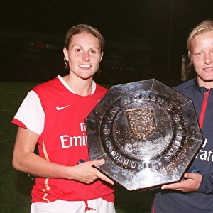 Kelly Smitha and Katie Chapman (Arsenal Ladies) with the Community Shield
