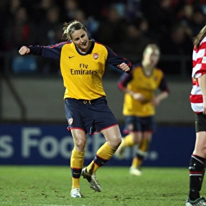 Kelly Smith's Hat-Trick: Arsenal Ladies Crush Doncaster Rovers Belles 5-0 in FA Premier League Cup Final