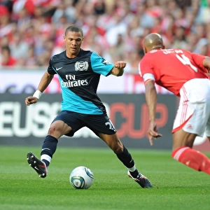 Kieran Gibbs Outmaneuvers Luisao: A Battle at the Estadio da Luz (Benfica vs Arsenal, 2011)