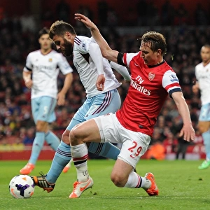 Kim Kallstrom (Arsenal) tackles Antonio Nocerino (West Ham). Arsenal 3: 1 West Ham United