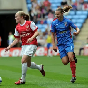 Kim Little (Arsenal) Loren Dykes (Bristol). Arsenal Ladies 2: 0 Bristol Academy Kim Little (Arsenal) Loren Dykes (Bristol). Arsenal Ladies 2: 0 Bristol Academy