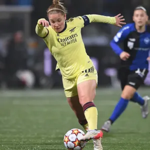 Kim Little Fights for Arsenal WFC Victory in UEFA Women's Champions League: HB Koge vs Arsenal