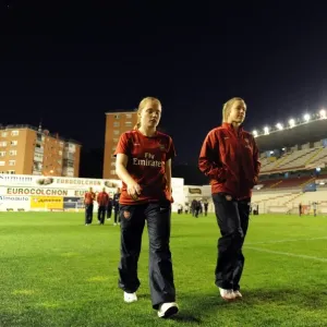 Kim Little and Gemma Davison (Arsenal) before the match. Rayo Vallecano 2 Kim Little and Gemma Davison (Arsenal) before the match. Rayo Vallecano 2