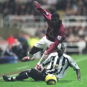Kolo Toure vs. Amdy Faye: Newcastle United's 1-0 Victory Over Arsenal at St. James Park, FA Premiership, 10/12/2005
