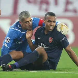 Kyle Bartley (Arsenal) Antonis Nikopolidis (Olympiacos). Olympiacos 1: 0 Arsenal