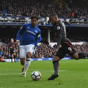 Lacazette vs. Williams: Intense Moment at Goodison Park - Everton vs. Arsenal, Premier League 2017-18 Lacazette vs. Williams: Intense Moment at Goodison Park - Everton vs. Arsenal, Premier League 2017-18