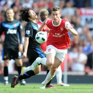 Laurent Koscielny (Arsenal) Ji-Sung Park (Man United). Arsenal 1: 0 Manchester United