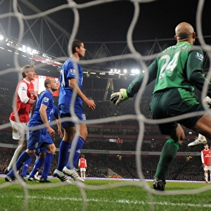 Laurent Koscielny scores Arsenals 2nd goal past Tim Howard (Everton)