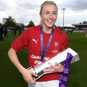 Leah Williamson and the Arsenal Women's Team Celebrate WSL Title Victory