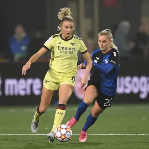 Leah Williamson Faces Off Against Cornelia Kramer: HB Koge vs. Arsenal Women's FC, UEFA Womens Champions League