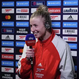 Leah Williamson's Emotional Moment After Arsenal Women's Victory Against Reading Leah Williamson's Emotional Moment After Arsenal Women's Victory Against Reading