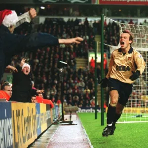 Ljungberg goal 4 011223AFC. jpg