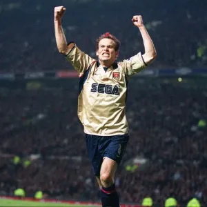 Ljungberg's Stunner: Arsenal's Shocking Victory at Old Trafford (Man Utd 0-1 Arsenal) Ljungberg's Stunner: Arsenal's Shocking Victory at Old Trafford (Man Utd 0-1 Arsenal)