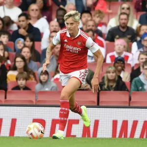London Rivalry: Arsenal vs. Tottenham - FA Women's Super League Showdown London Rivalry: Arsenal vs. Tottenham - FA Women's Super League Showdown