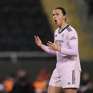 Lotte Wubben-Moy's Showdown: Arsenal vs Manchester United in FA Women's Super League Lotte Wubben-Moy's Showdown: Arsenal vs Manchester United in FA Women's Super League