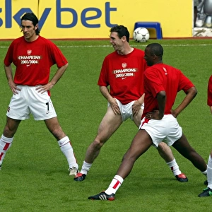 (L>R) Robert Pires, Martin Keown, Patrick Vieira and Ray Parlour (ARsenal) warm up before the match