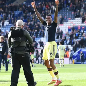 Magalhaes Triumph: Arsenal Celebrates Victory Over Leicester City in the 2021-22 Premier League