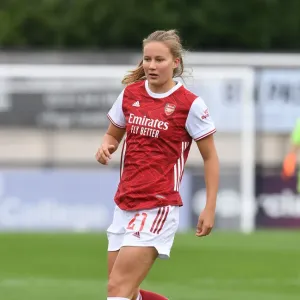 Malin Gut in Action: Arsenal Women vs. Reading Women, FA WSL Match, 2020-21