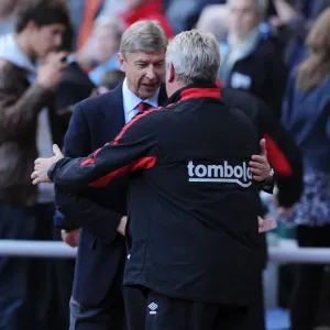 Managers : Arsene Wenger (Arsenal) and Steve Bruce (Sunderland) before the match Managers : Arsene Wenger (Arsenal) and Steve Bruce (Sunderland) before the match