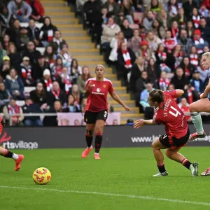 Manchester United v Arsenal - Barclays Women's Super League Manchester United v Arsenal - Barclays Women's Super League