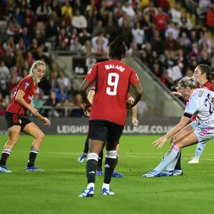 Manchester United vs. Arsenal: Barclays Women's Super League Showdown - Alessia Russo Fires for Arsenal Manchester United vs. Arsenal: Barclays Women's Super League Showdown - Alessia Russo Fires for Arsenal