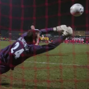 Manuel Almunia's Heroic Penalty Save: Arsenal's Carling Cup Victory over Doncaster Rovers