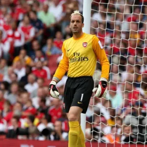 Manuel Almunia's Shut-Out: Arsenal's 3-0 Victory Over Rangers in the Emirates Cup