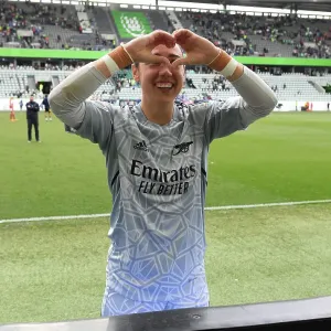 Manuela Zinsberger in Action: Arsenal's Goalkeeper Shines in UEFA Women's Champions League Semifinal vs. VfL Wolfsburg
