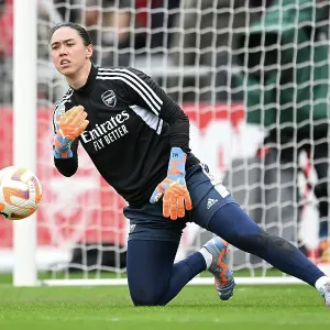 Manuela Zinsberger's Unwavering Concentration: Arsenal Women's Goalkeeper Gears Up Against Manchester City