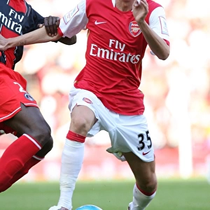Mark Randall vs Granddi Ngoyi: Arsenal's Edge in the Emirates Cup Clash (2007)