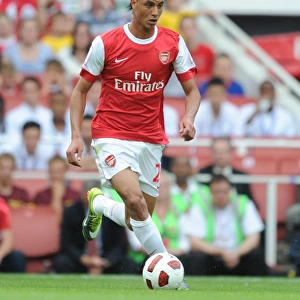 Marouane Chamakh (Arsenal). Arsenal 1: 1 AC Milan. Emirates Cup, pre season