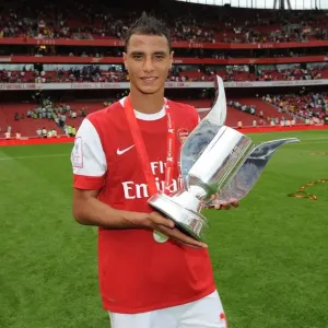 Marouane Chamakh (Arsenal) with the Emirates Cup. Arsenal 3: 2 Celtic. Emirates Cup Marouane Chamakh (Arsenal) with the Emirates Cup. Arsenal 3: 2 Celtic. Emirates Cup