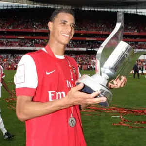 Marouane Chamakh (Arsenal) with Emirates Trophy. Arsenal 3: 2 Celtic. Emirates Cup Pre Season Marouane Chamakh (Arsenal) with Emirates Trophy. Arsenal 3: 2 Celtic. Emirates Cup Pre Season