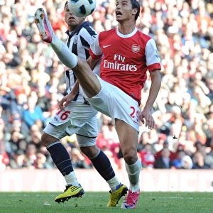 Marouane Chamakh (Arsenal) Gonzalo Jara (WBA). Arsenal 2: 3 West Bromwich Albion