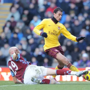 Marouane Chamakh (Arsenal) James Collins (Villa). Aston Villa 2: 4 Arsenal