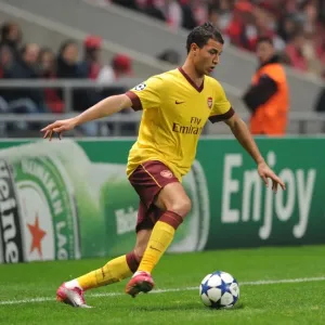 Marouane Chamakh (Arsenal). SC Braga 2: 0 Arsenal, UEFA Champions League Marouane Chamakh (Arsenal). SC Braga 2: 0 Arsenal, UEFA Champions League