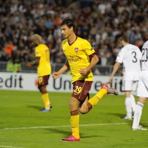 Marouane Chamakh celebrates scoring the 2nd Arsenal goal. Partizan Belgrade 1: 3 Arsenal