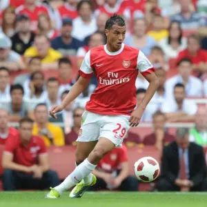 Marouane Chamakh gegen AC Mailand: Remis mit 1-1 bei der Emirates-Cup-Vor-Saison - 2010 Marouane Chamakh gegen AC Mailand: Remis mit 1-1 bei der Emirates-Cup-Vor-Saison - 2010
