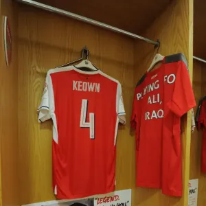 Martin Keown (Arsenal) kit. Arsenal Legends 4: 2 Milan Glorie