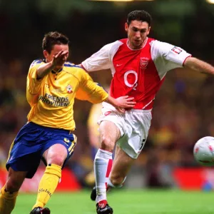 Martin Keown (Arsenal) Matt Oakley (Southampton). Arsenal 1: 0 Southampton