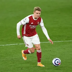 Martin Odegaard in Action: Arsenal vs. Liverpool, Premier League 2020-21, Emirates Stadium