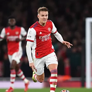 Martin Odegaard in Action: Arsenal vs. Crystal Palace, Premier League 2021-22