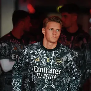 Martin Odegaard Prepares: Arsenal vs Crystal Palace, Premier League 2023-24 Martin Odegaard Prepares: Arsenal vs Crystal Palace, Premier League 2023-24